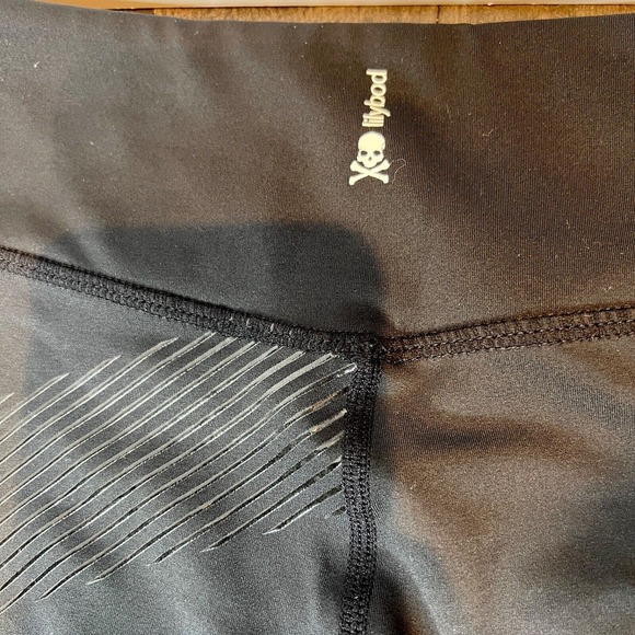 LILYBOD WOMEN’S SOULCYCLE BLACK COLOR WHITE STRIPES HIGH WAIST LEGGINGS SIZE M . - Picture 7 of 11